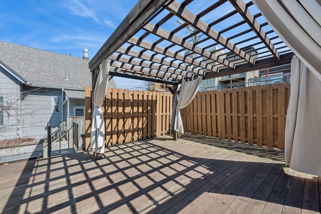 3239 N Kenmore Avenue 5, Chicago, IL 60657