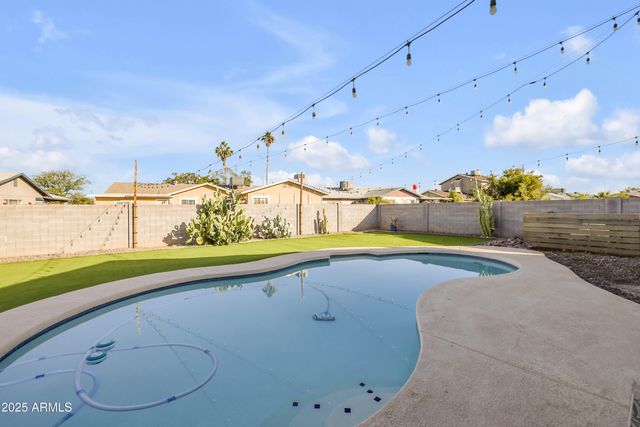 1700 W PAMPA Avenue, Mesa, AZ 85202