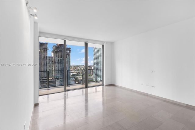 68 SE 6th St 2006, Miami, FL 33131