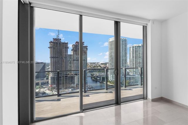 68 SE 6th St 2006, Miami, FL 33131