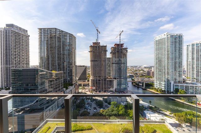 68 SE 6th St 2006, Miami, FL 33131