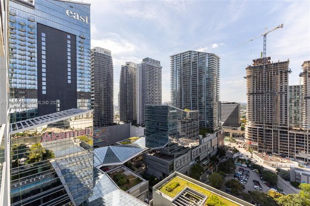 68 SE 6th St 2006, Miami, FL 33131