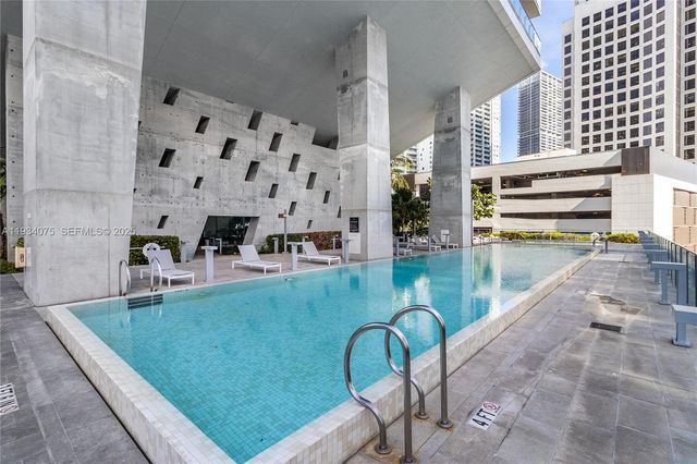 68 SE 6th St 2006, Miami, FL 33131