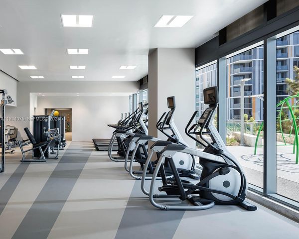 68 SE 6th St 2006, Miami, FL 33131