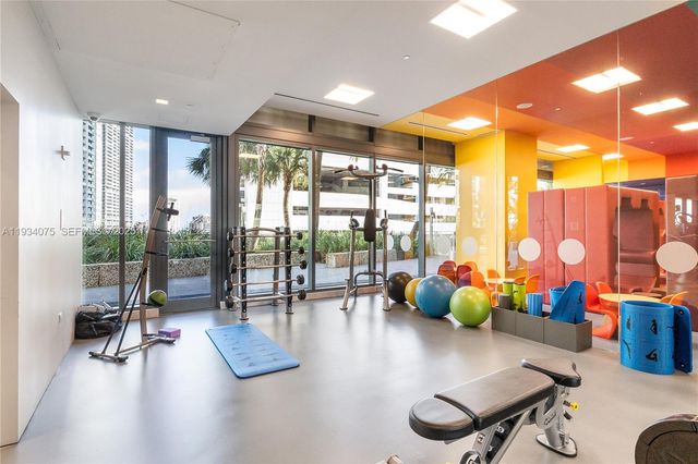 68 SE 6th St 2006, Miami, FL 33131