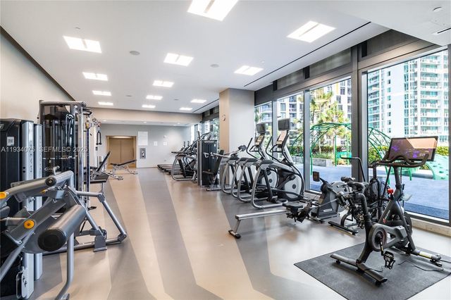 68 SE 6th St 2006, Miami, FL 33131