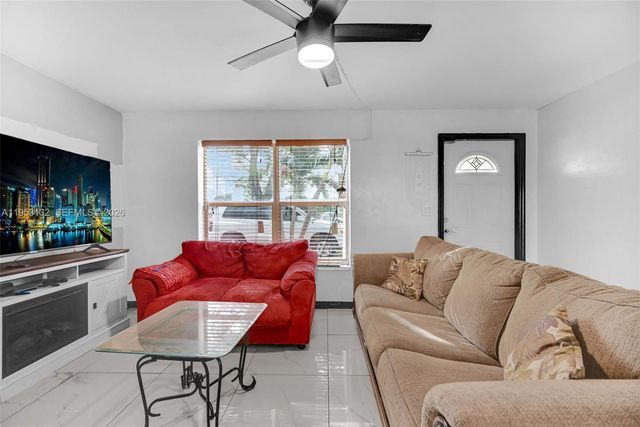 6629 Sheridan St, Hollywood, FL 33024