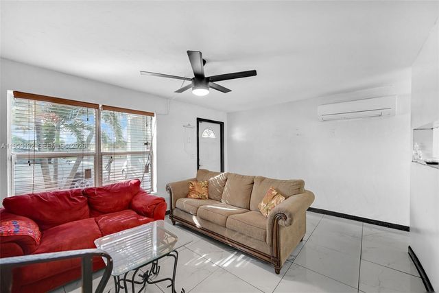 6629 Sheridan St, Hollywood, FL 33024