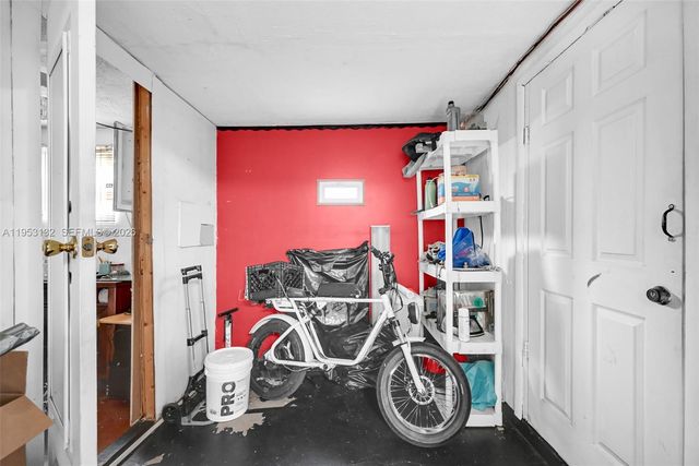 6629 Sheridan St, Hollywood, FL 33024