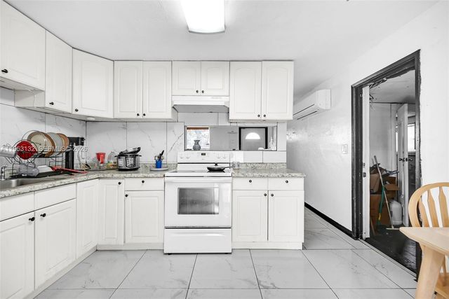 6629 Sheridan St, Hollywood, FL 33024