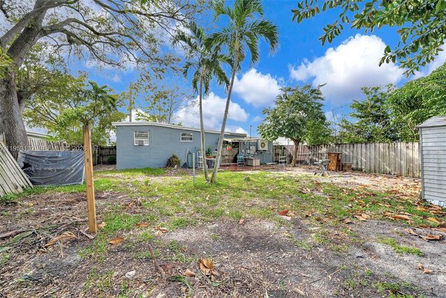 6629 Sheridan St, Hollywood, FL 33024