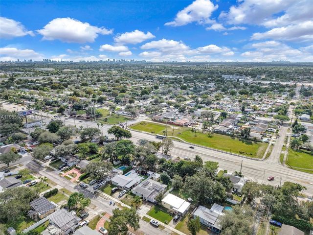 6629 Sheridan St, Hollywood, FL 33024