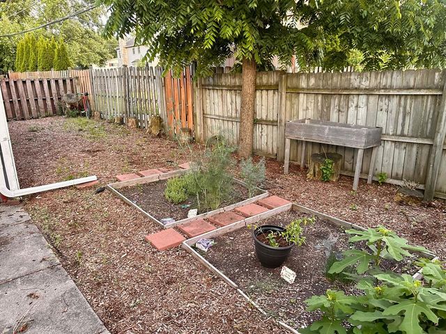 550 W Gladys Avenue, Elmhurst, IL 60126