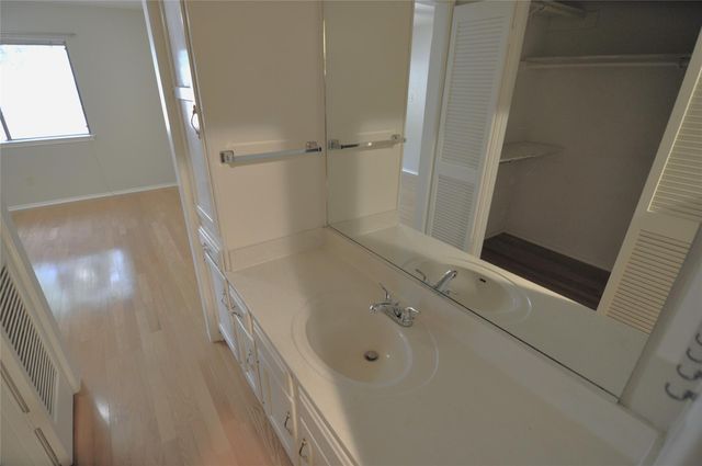 7205 Waldon DR L204, Austin, TX 78750