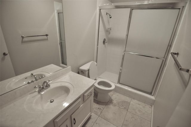 7205 Waldon DR L204, Austin, TX 78750