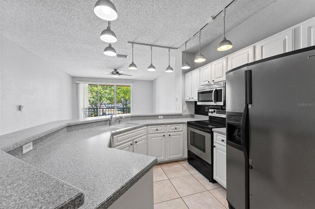 603 ARBOR LAKE LN, Tampa, FL 33602