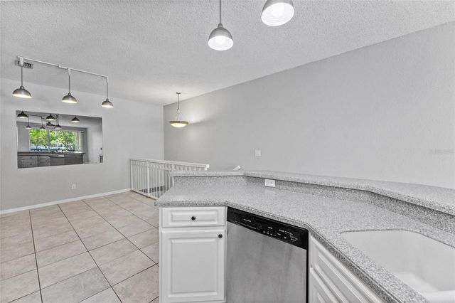 603 ARBOR LAKE LN, Tampa, FL 33602