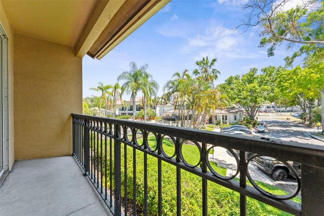 603 ARBOR LAKE LN, Tampa, FL 33602