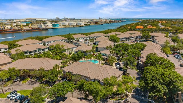 603 ARBOR LAKE LN, Tampa, FL 33602