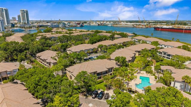 603 ARBOR LAKE LN, Tampa, FL 33602