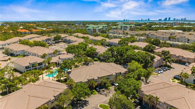 603 ARBOR LAKE LN, Tampa, FL 33602