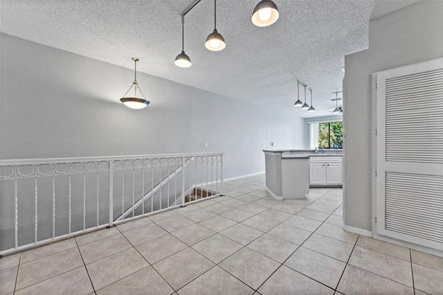 603 ARBOR LAKE LN, Tampa, FL 33602
