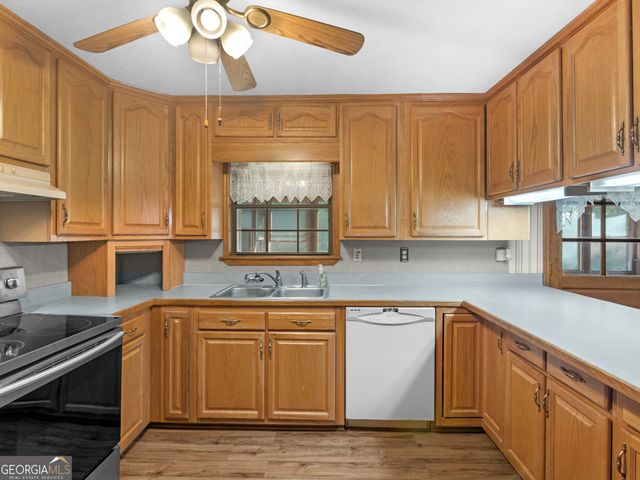 125 Valley Hill Road, Stockbridge, GA 30281