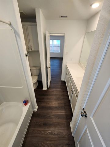 18419 Cobalt Cove Ln, Hockley, TX 77447