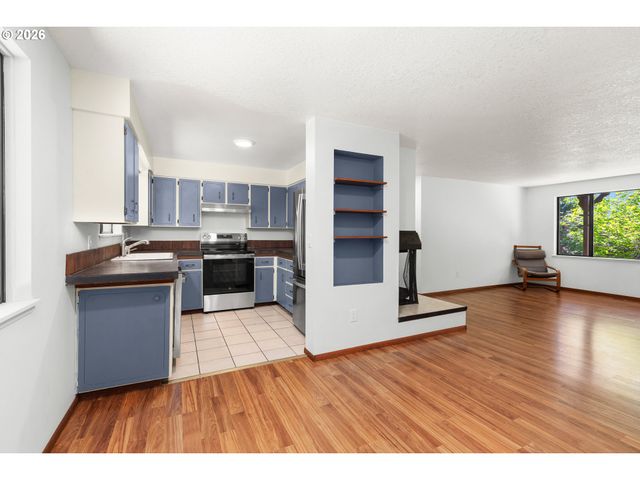 1627 Sw TROY St, Portland, OR 97219