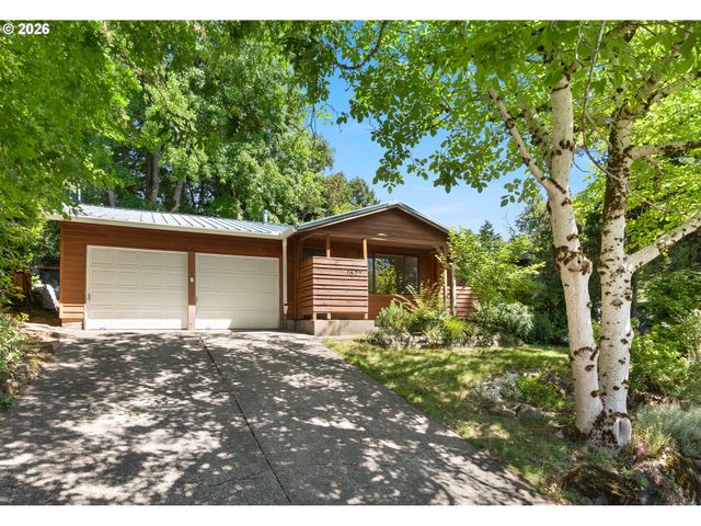 1627 Sw TROY St, Portland, OR 97219