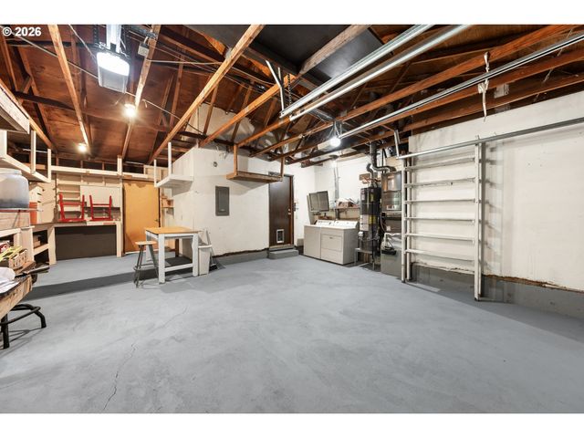 1627 Sw TROY St, Portland, OR 97219