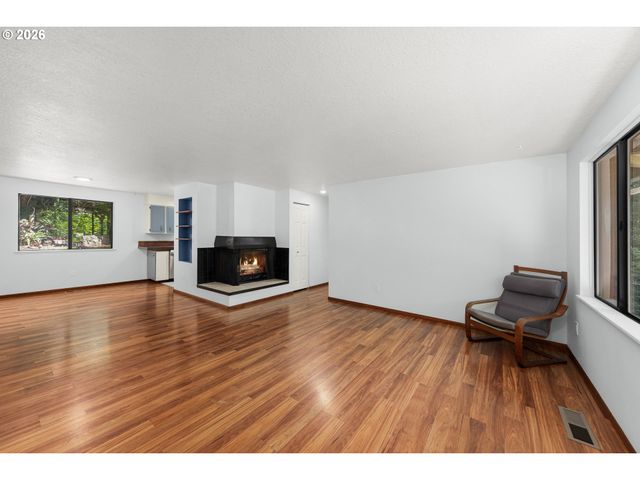 1627 Sw TROY St, Portland, OR 97219