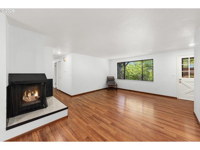 1627 Sw TROY St, Portland, OR 97219