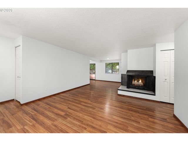 1627 Sw TROY St, Portland, OR 97219