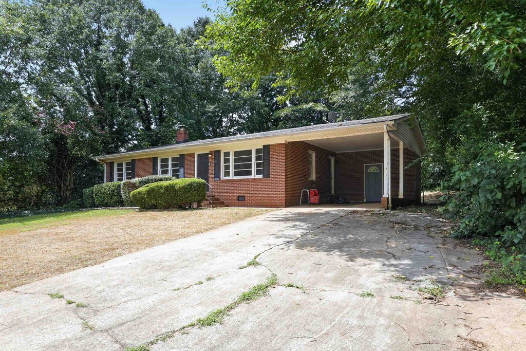 114 Folkstone Street, Greenville, SC 29605