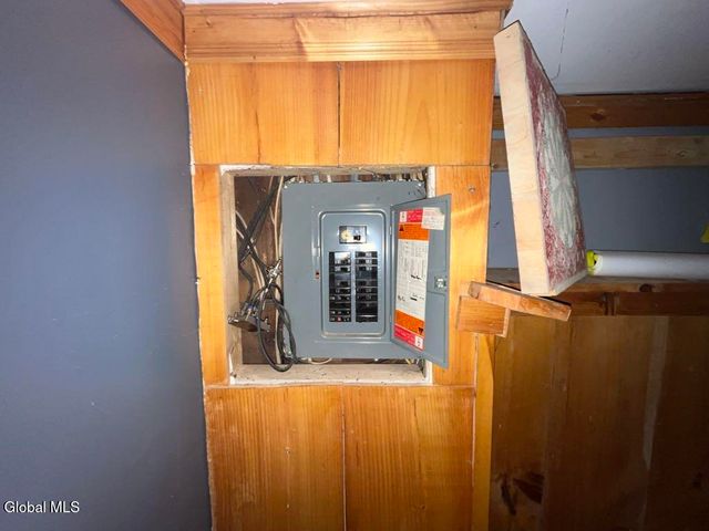 8 Oakland Drive, Johnstown, NY 12078