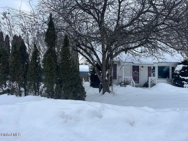 8 Oakland Drive, Johnstown, NY 12078