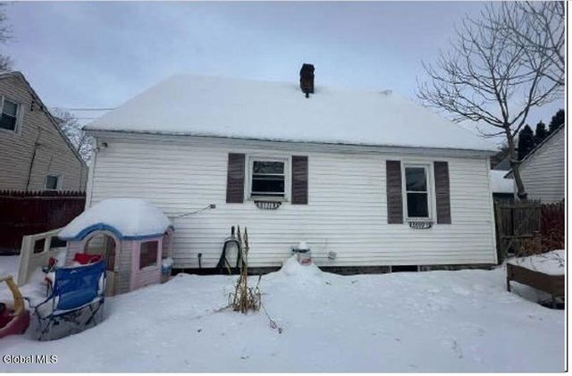 8 Oakland Drive, Johnstown, NY 12078