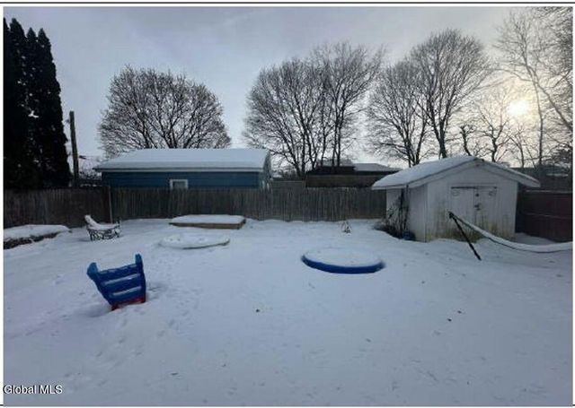 8 Oakland Drive, Johnstown, NY 12078