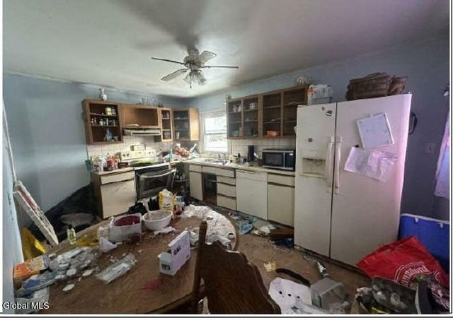 8 Oakland Drive, Johnstown, NY 12078