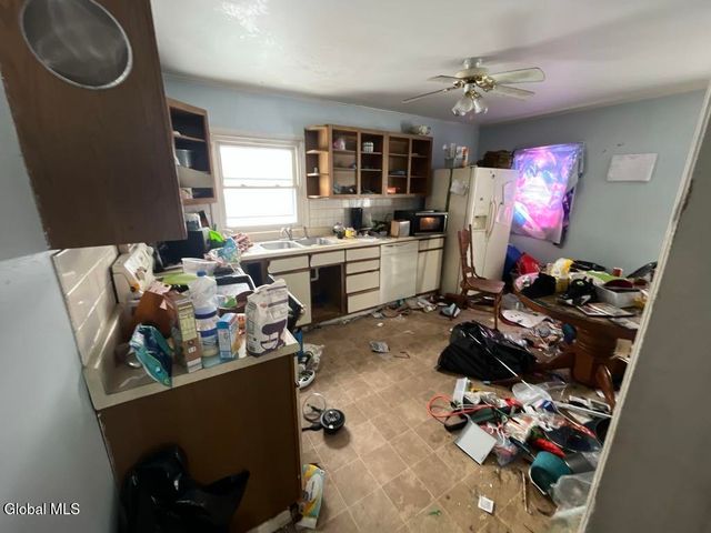 8 Oakland Drive, Johnstown, NY 12078