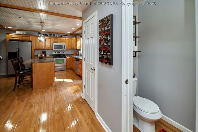 648 Overlook Drive, Hurricane, WV 25526