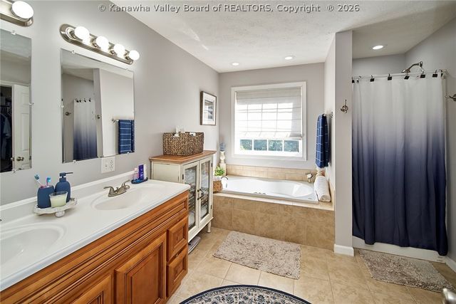 648 Overlook Drive, Hurricane, WV 25526