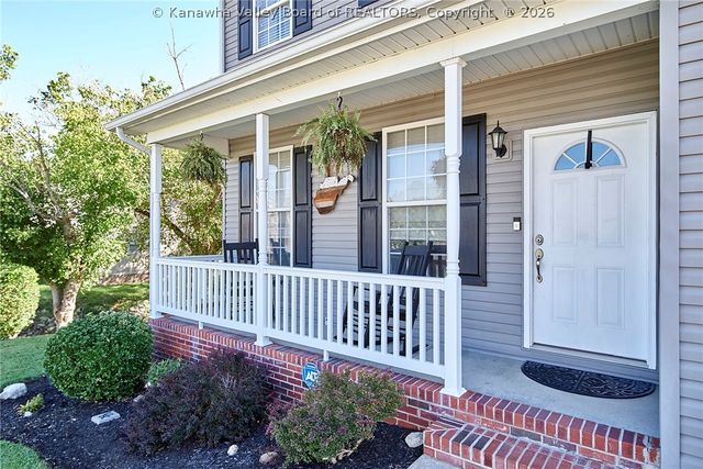 648 Overlook Drive, Hurricane, WV 25526