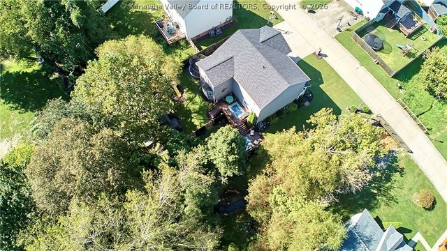 648 Overlook Drive, Hurricane, WV 25526