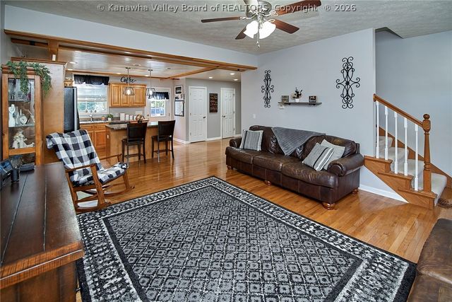 648 Overlook Drive, Hurricane, WV 25526