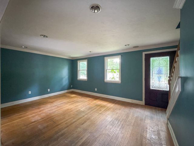 19 Montgomery Dr, Plymouth, MA 02360