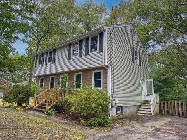 19 Montgomery Dr, Plymouth, MA 02360