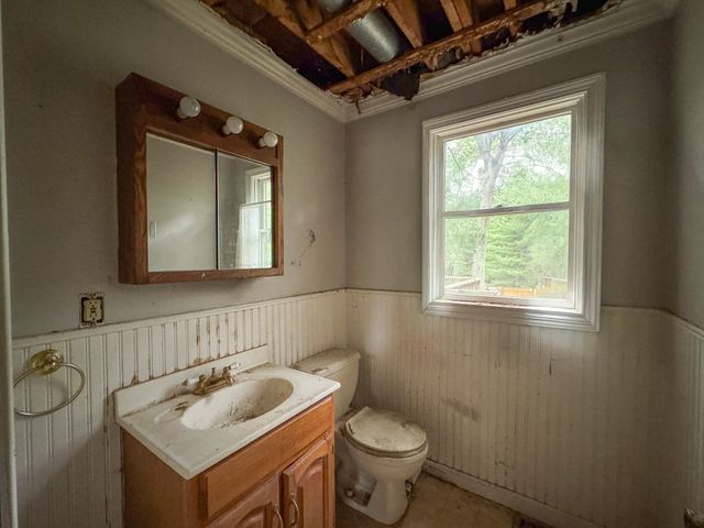 19 Montgomery Dr, Plymouth, MA 02360