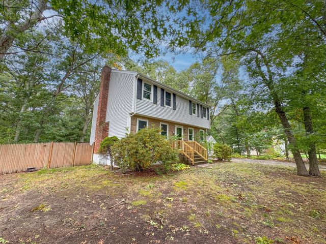 19 Montgomery Dr, Plymouth, MA 02360